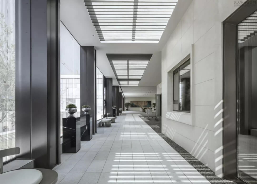 青島青特悅海府售樓處會所 極簡空靈丨柯翊設(shè)計(jì)