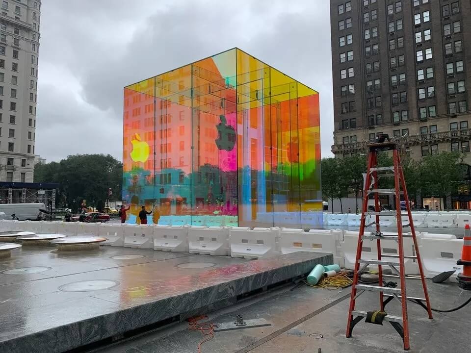 這一次，蘋果店讓大家「性高潮」了！網(wǎng)友：在紐約大道升起彩虹！